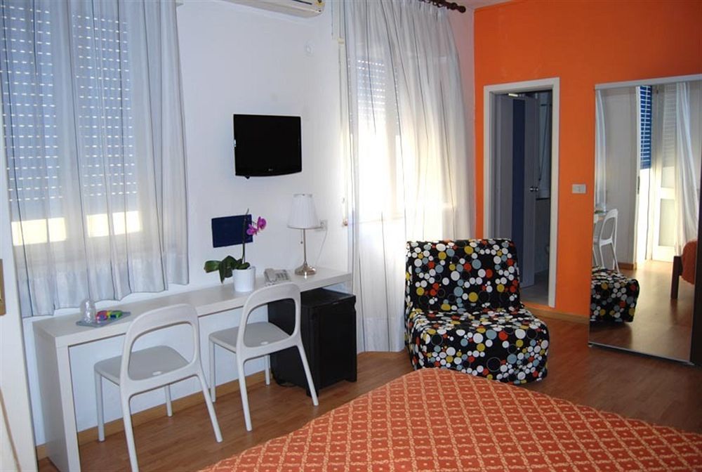 Hotel Nederland Каорле Экстерьер фото